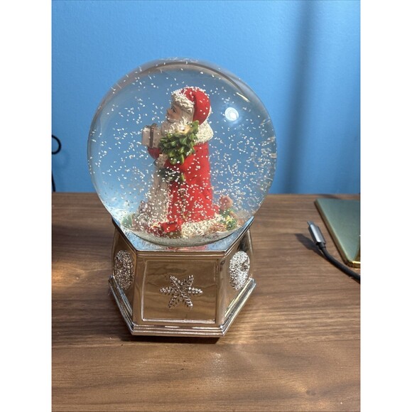 Spode Christmas Santa Musical Snow Globe WORKS We Wish You A Merry Christmas - Picture 2 of 9